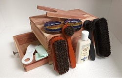 COFFRET CEDRE TIROIR CIREUR ENTRETIEN CUIRS CHAUSSURES AVEC ACCESSOIRES