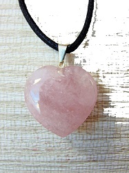 QUARTZ ROSE COEUR PIERRE NATURELLE PENDENTIF COLLIER