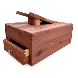 COFFRET CEDRE CIREUR AVEC REPOSE PIED ET TIROIR