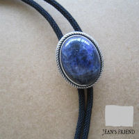 BOLO TIE CRAVATE WESTERN PLAQUE ARGENT PLESSITE BLEUE