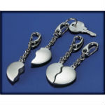 PORTE CLES DOUBLE COEUR BRISE BOITE