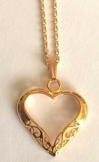 PENDENTIF COEUR AJOURE PLAQUE OR CHAINE