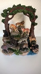 MONDE DES ANIMAUX SAUVAGES FIGURINES SUR PRESENTOIR