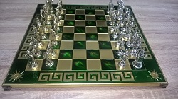 JEU D ECHECS LES CROISES 45 CMS / 45 CMS METAL VERT