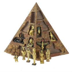 PYRAMIDE AVEC 12 FIGURINES EGYPTIENNES